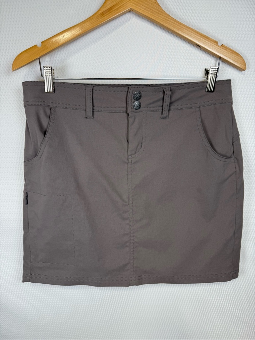 prAna Gray Athletic Skort Size 6 Built-In Shorts Hiking Golf Travel Outdoor